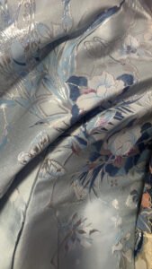 ming-dynasty-woven-gold-apricot-moon-white-hanfu-mamian-skirt-detail