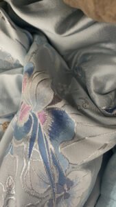 ming-dynasty-woven-gold-apricot-moon-white-hanfu-mamian-skirt-detail