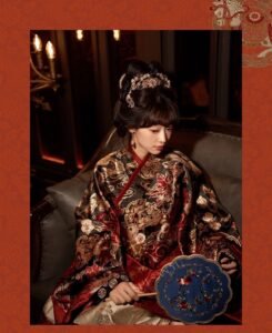 Samius Global Xuanma Qiankun Ming Dynasty Hanfu Set, Gold Woven Jacquard Pipa Sleeve Top & Heavy Pleated Mamian Skirt