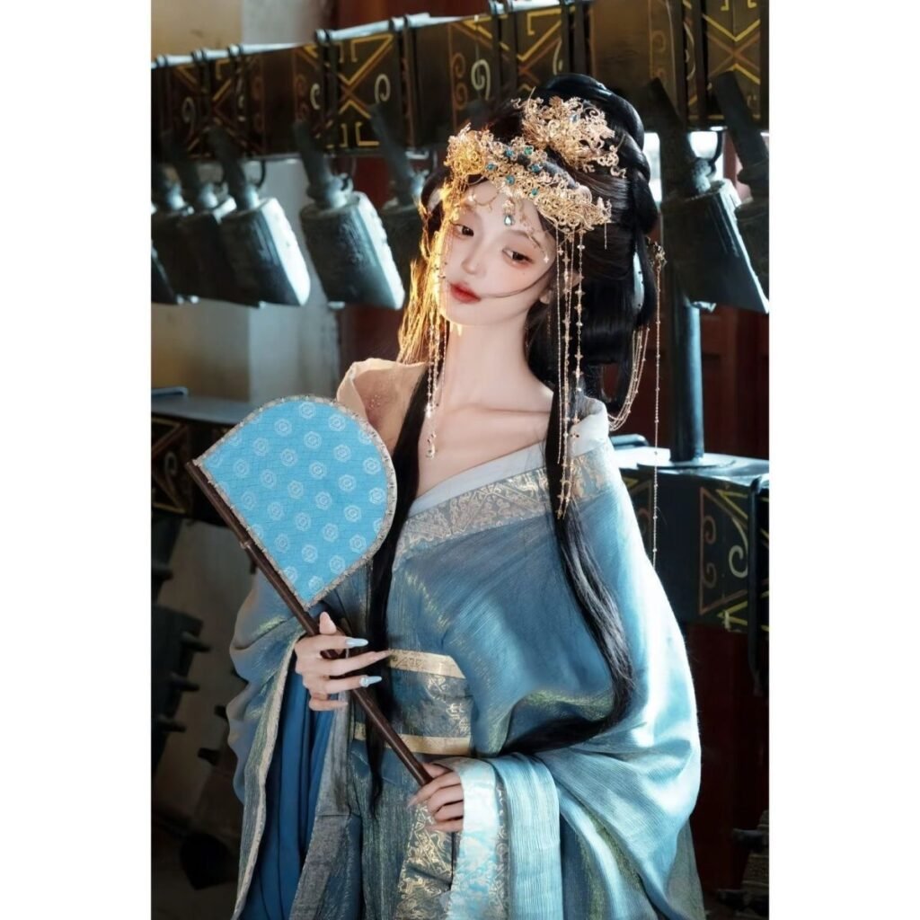 Authentic Mashan Chu Tomb Han Dynasty restoration Hanfu 3-piece wide sleeve robe, blue Hanfu full body model shooting