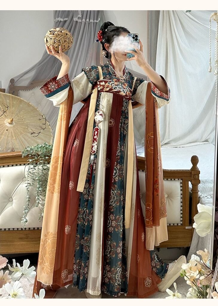 Tang Dynasty Qixiong Ruqun hanfu printed shawl and long skirt fabric detail, Liu Guang Golden Banquet hanfu