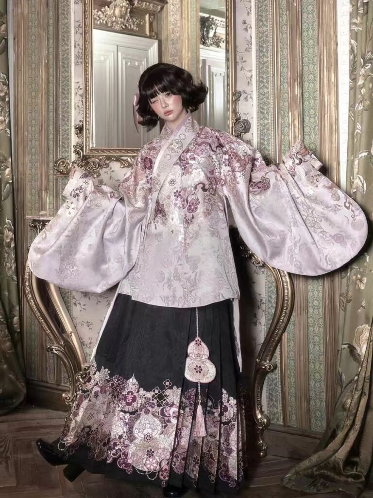 Samiusglobal Ming Style Hanfu White Floral Jacquard Aoqun, Traditional Chinese Ancient Costume