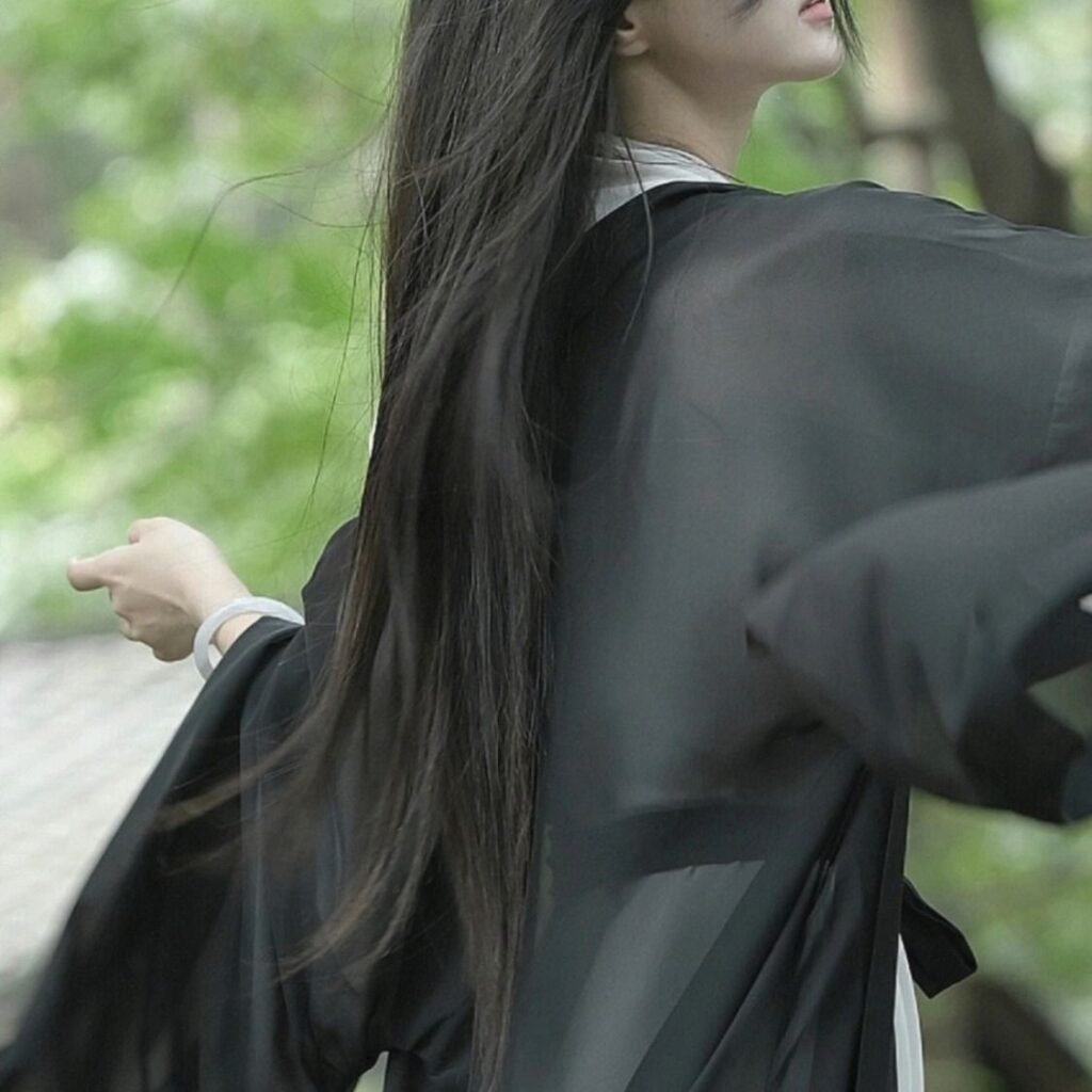Samiusglobal cold aesthetic ancient costume set, black cape with white Zhiju robe for women, comes with hair accessories