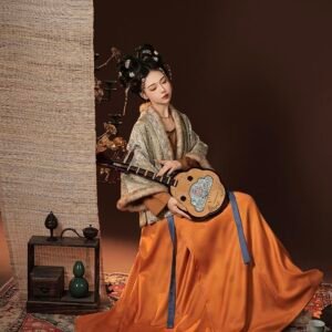 Huashang Jiasi Wei-Jin Dynasty Zhiju Hanfu Set, Orange Wide Sleeve Ancient Chinese Robe With Waist Sash, Model Holding Lantern