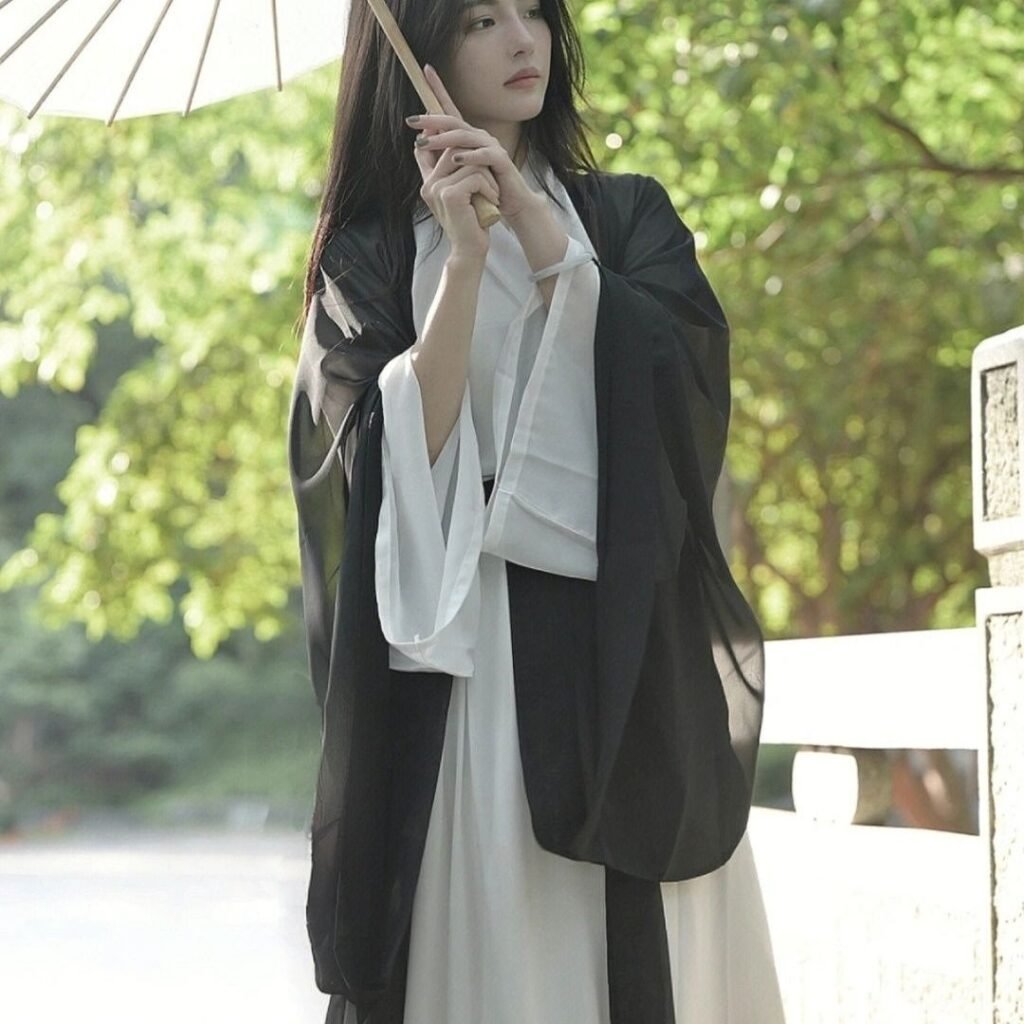 Samiusglobal cold aesthetic ancient costume set, black cape with white Zhiju robe for women, comes with hair accessories