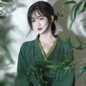 Samiusglobal Green Bamboo Wei Jin Hanfu front portrait with bamboo decor