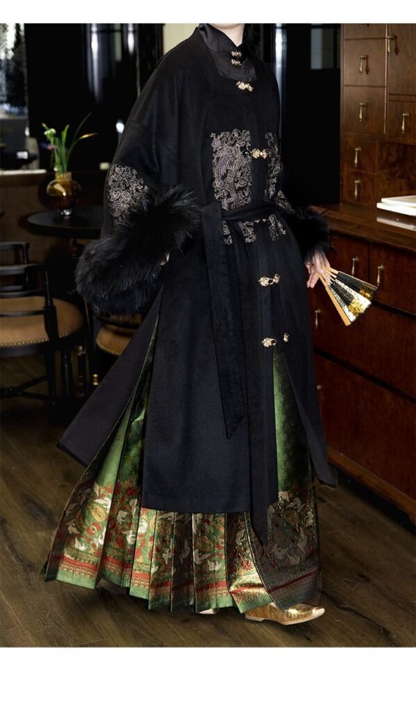 Samiusglobal Xianglü Jin Ming dynasty Hanfu set black wool coat with gold phoenix embroidery and green-gold mamian skirt