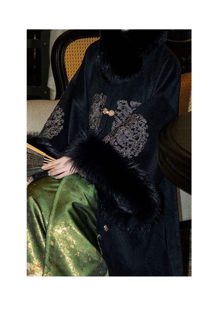 Samiusglobal Xianglü Jin Ming dynasty Hanfu set black wool coat with gold phoenix embroidery and green-gold mamian skirt