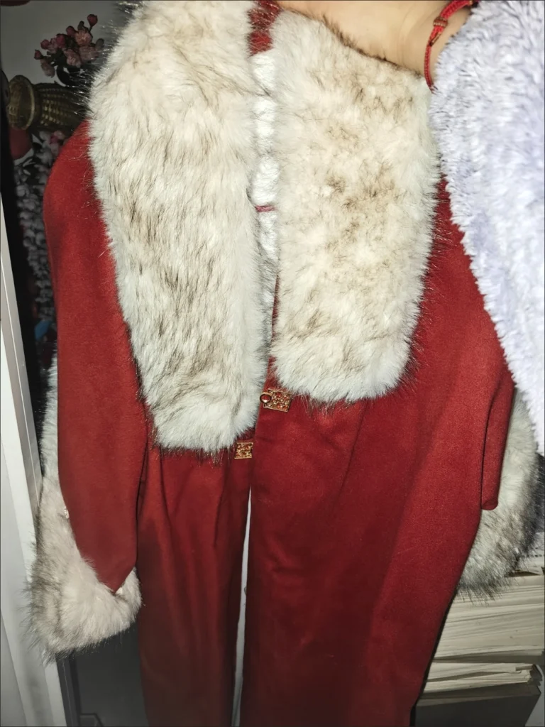 zhenyinglian ming hanfu red new year outfit fur trim mamianqun set made in china