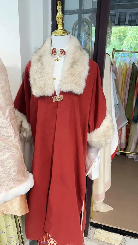 zhenyinglian ming hanfu red new year outfit fur trim mamianqun set made in china