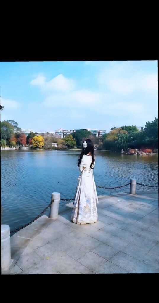 Cat among flower original Ming hanfu woven gold imitation makeup jacquard mamian skirt single piece